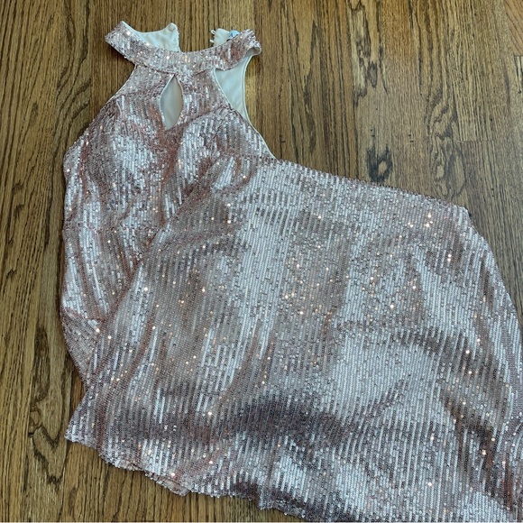 Aarfar Elegant Sequin Halter Dress - Picture 9 of 9